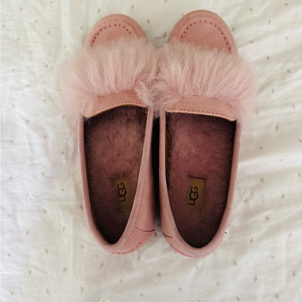 NEW UGG Kids Pink Fluffy Loafers
